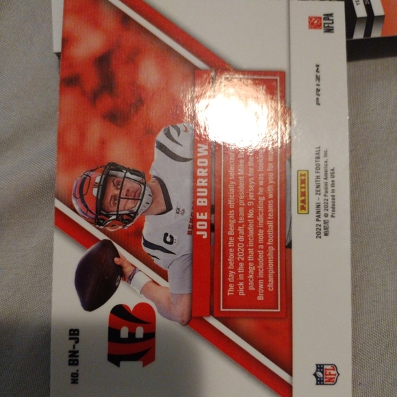 Joe burrow behind the numbers silver prizm - Picture 2 of 2